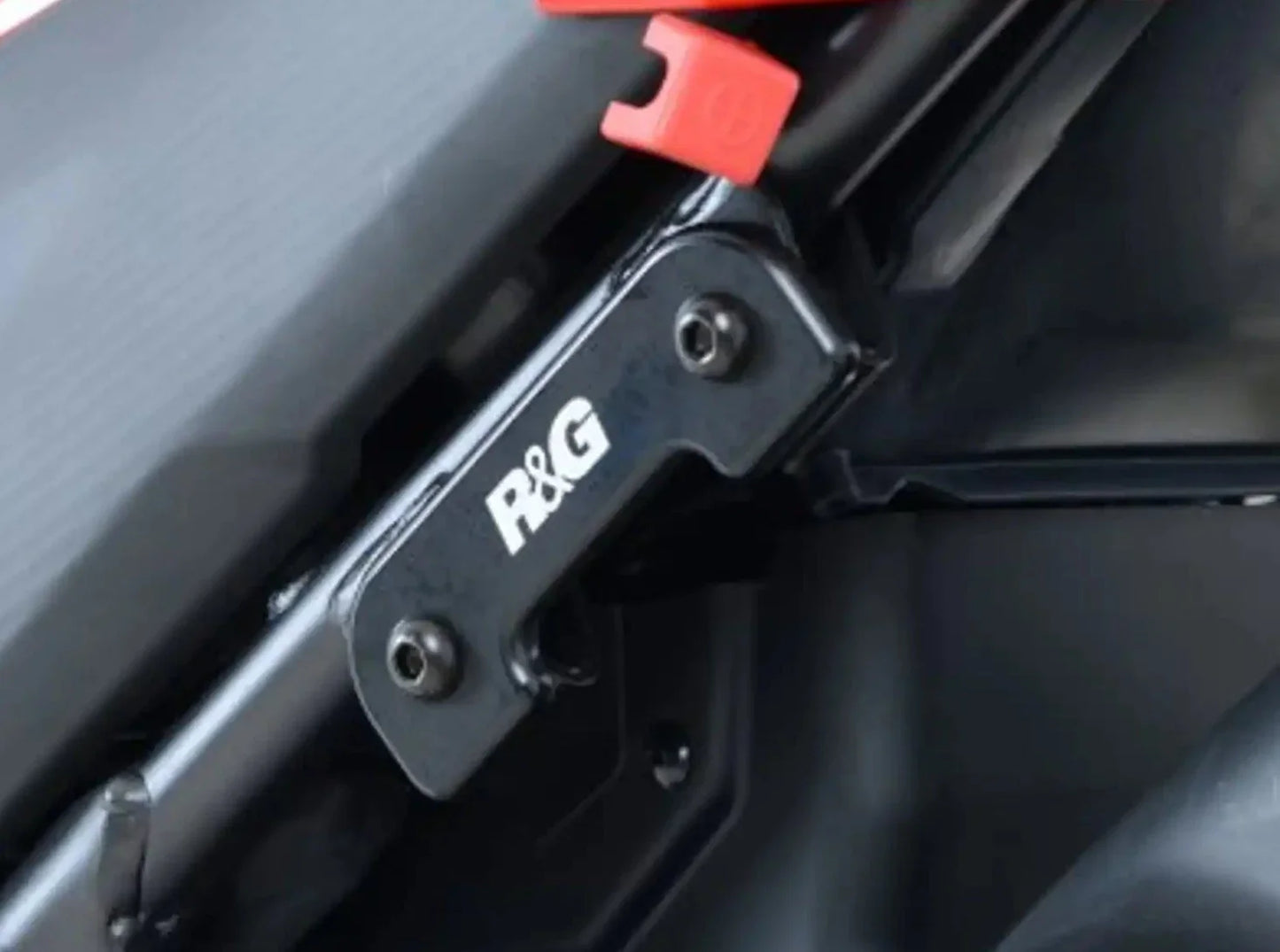 EH0061 - R&G RACING Honda CBR300R (14/20) Exhaust Hanger & Blanking Plate Kit