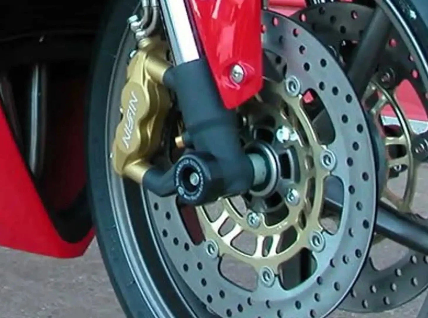 FP0047 - R&G RACING Triumph Street Triple 675 / R / Daytona Front Wheel Sliders