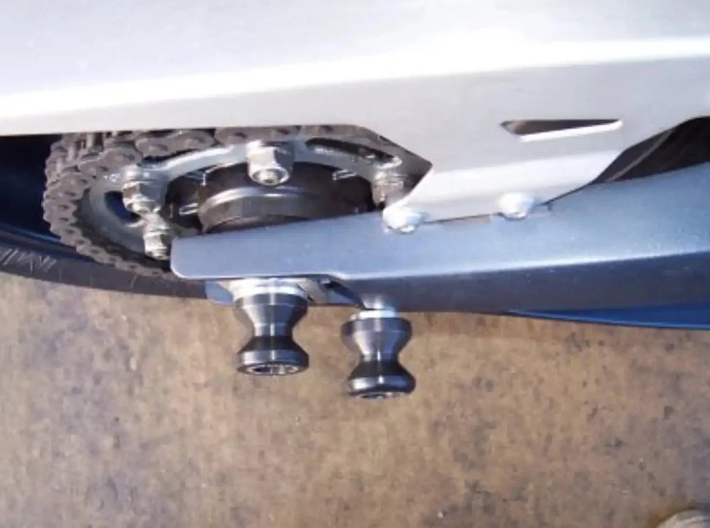SS0015 - R&G RACING Yamaha MT-01 (05/11) Rear Wheel Sliders (paddock stand bobbins)