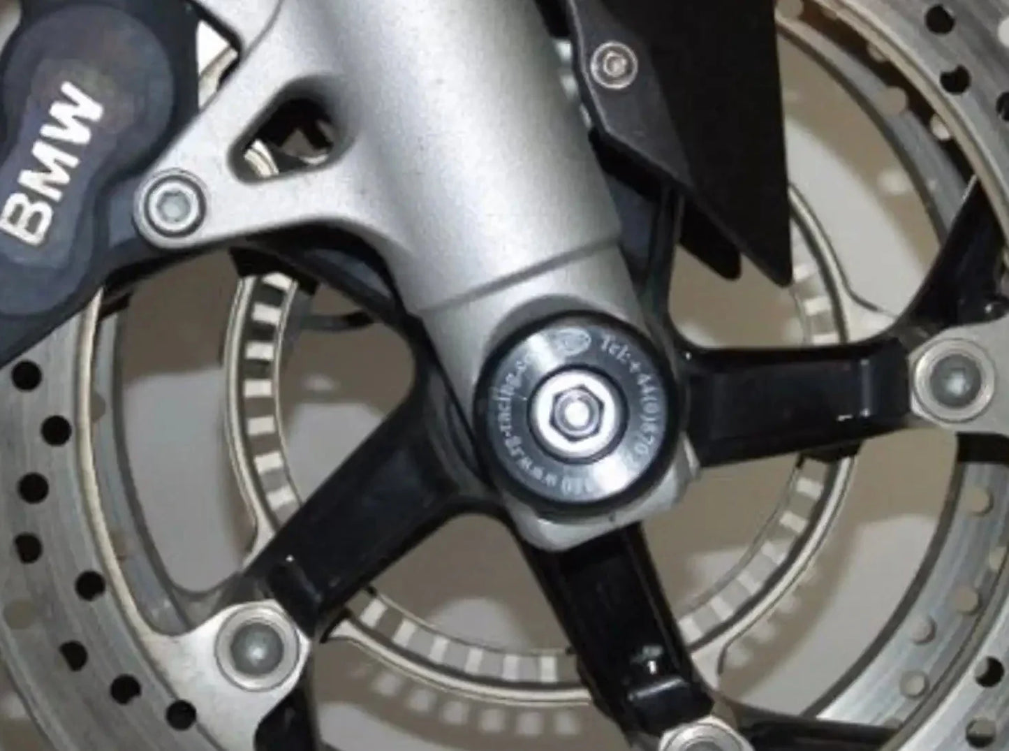 FP0053 - R&G RACING BMW R1200S / R / RT / GS Front Wheel Sliders