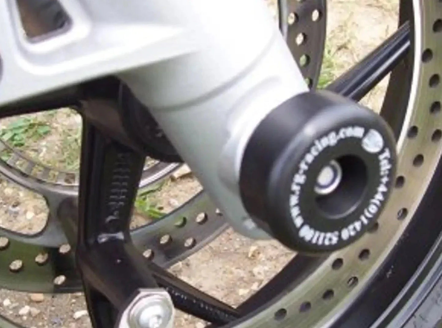 FP0057 - R&G RACING BMW F800R / S / ST Front Wheel Sliders