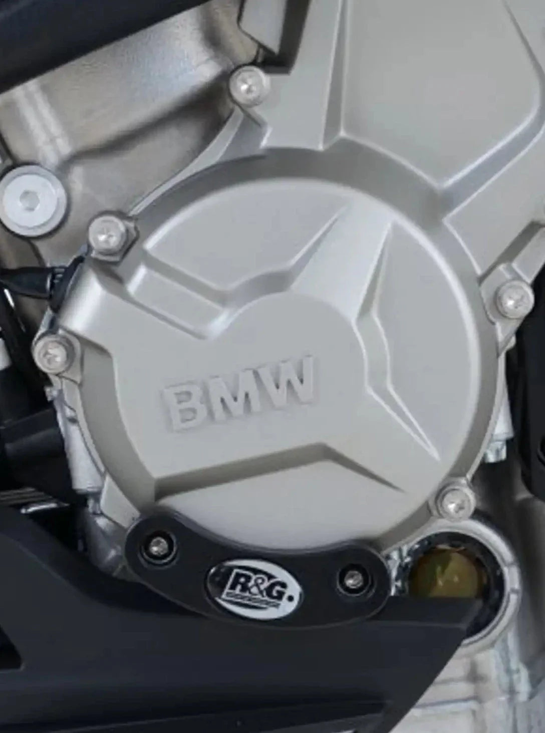 ECS0099 - R&G RACING BMW S1000XR (15/19) Engine Case Slider (left)