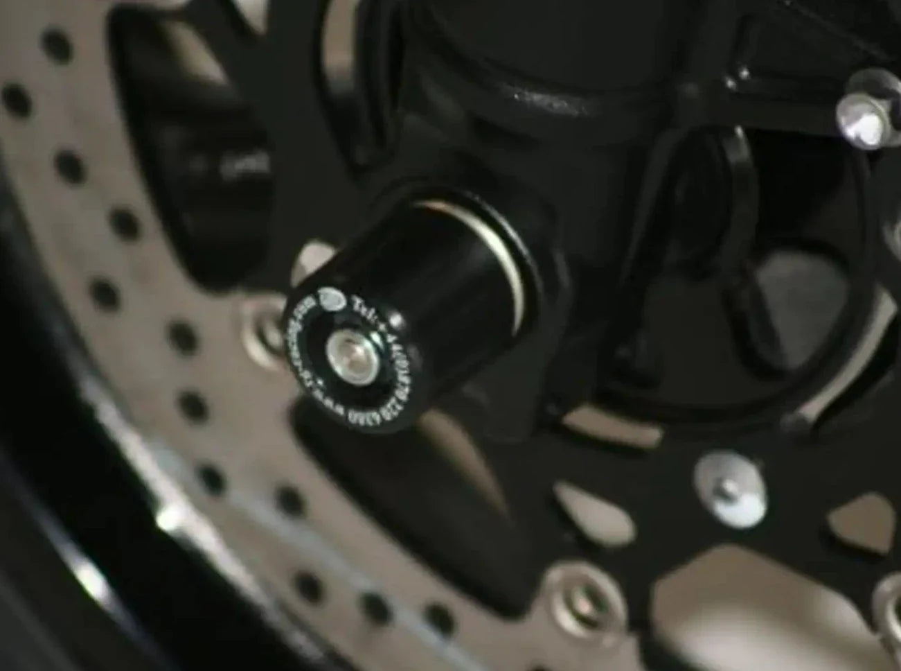FP0065 - R&G RACING Suzuki GSX1250FA / Bandit Front Wheel Sliders
