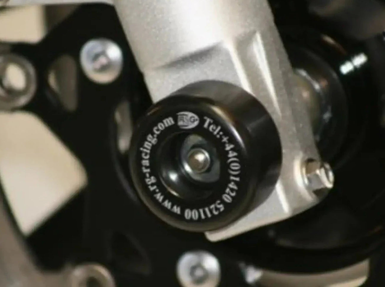 FP0071 - R&G RACING Suzuki Bandit 650 / GSX650F Front Wheel Sliders