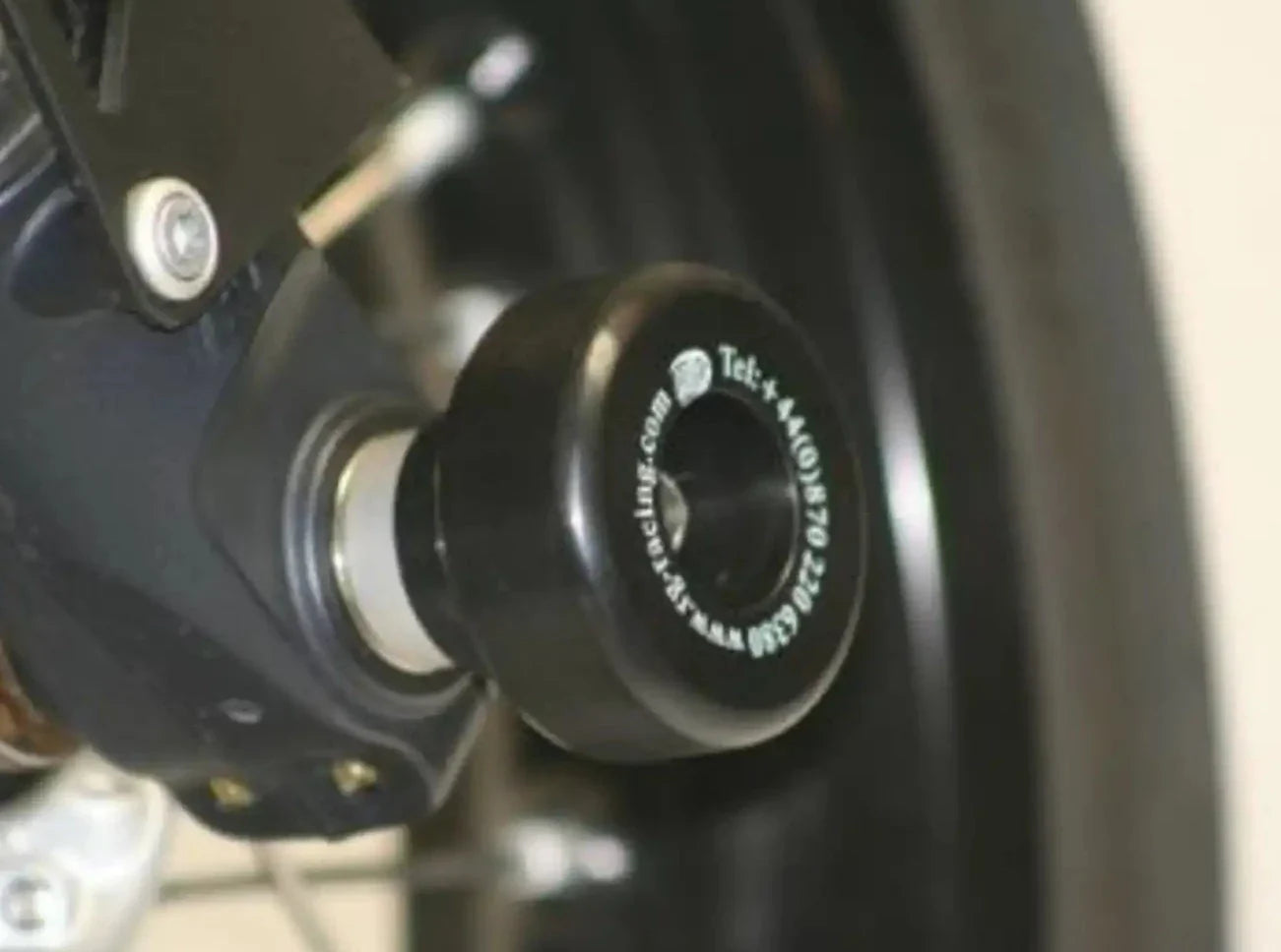 FP0073 - R&G RACING KTM 690 Duke III / 690 SM Front Wheel Sliders
