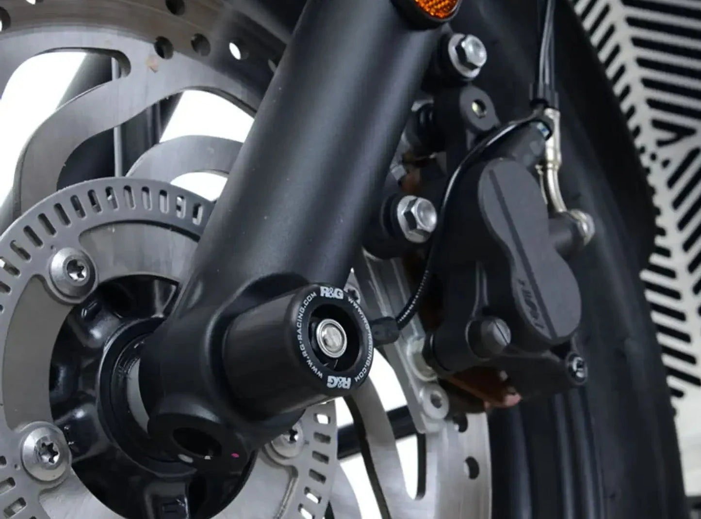 FP0189 - R&G RACING Triumph Street Twin Front Wheel Sliders