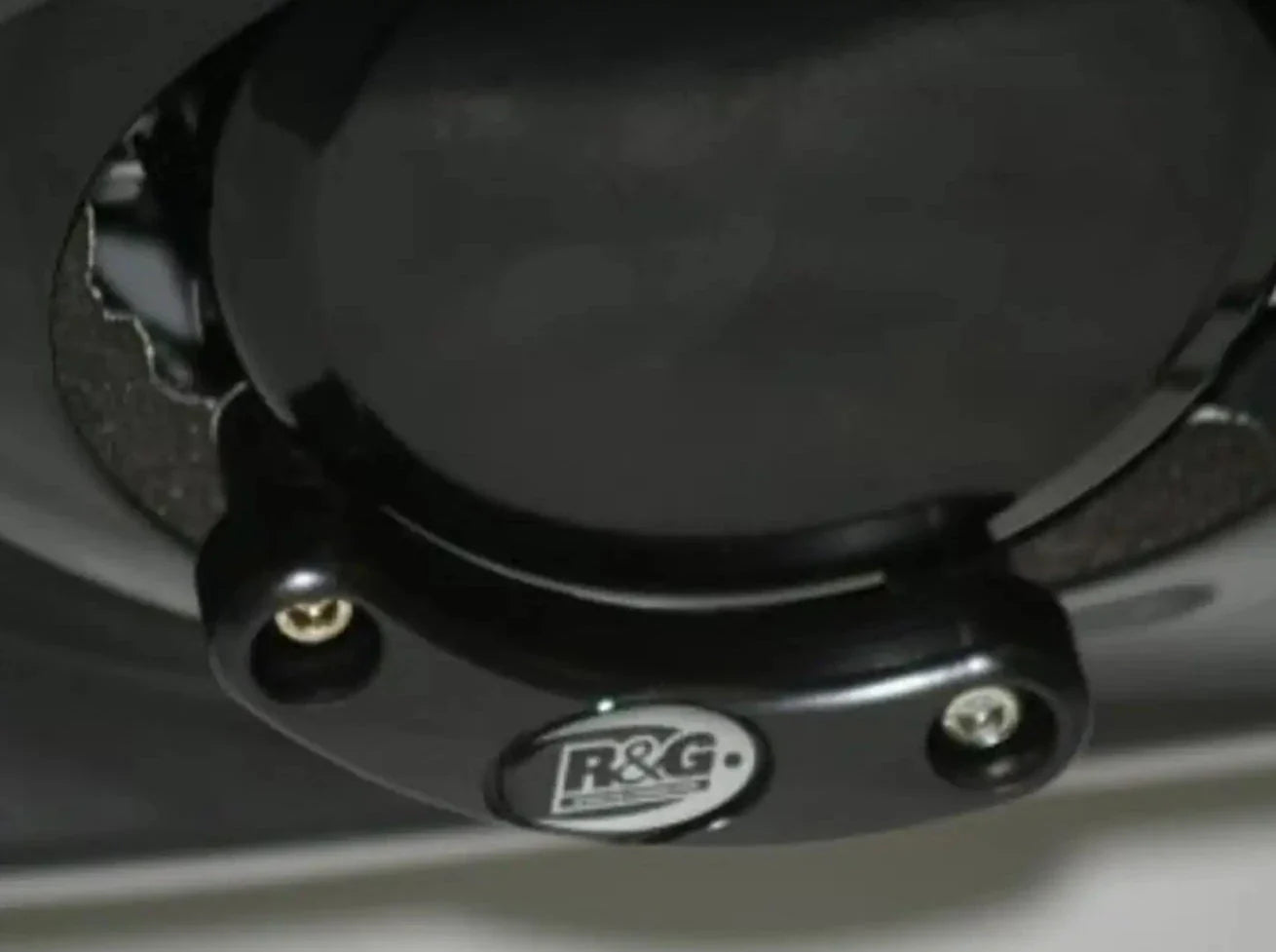 ECS0008 - R&G RACING Suzuki Hayabusa / B-King Engine Case Slider (left)