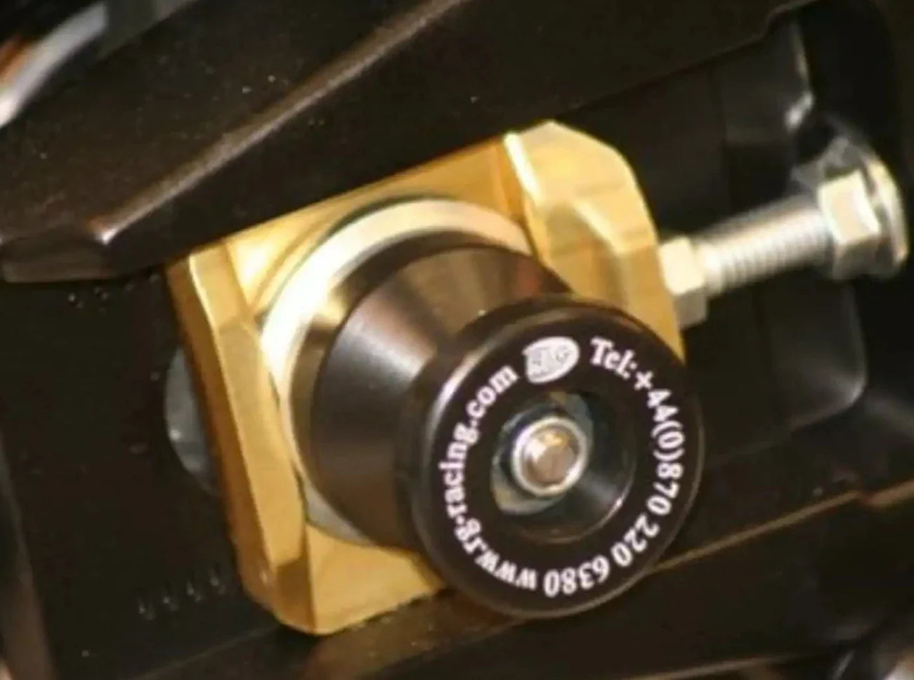 SS0023 - R&G RACING Suzuki GSX1300BK B-King (07/12) Rear Wheel Sliders (paddock stand bobbins)