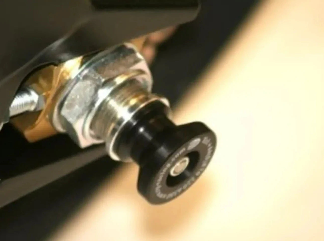 SS0023 - R&G RACING Suzuki GSX1300BK B-King (07/12) Rear Wheel Sliders (paddock stand bobbins)
