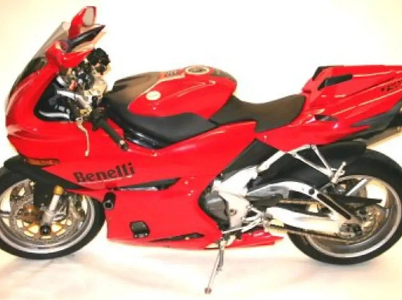 ECS0019 - R&G RACING Benelli Tornado Novecento TRE / Cafe Racer 1130 Engine Case Slider (left)