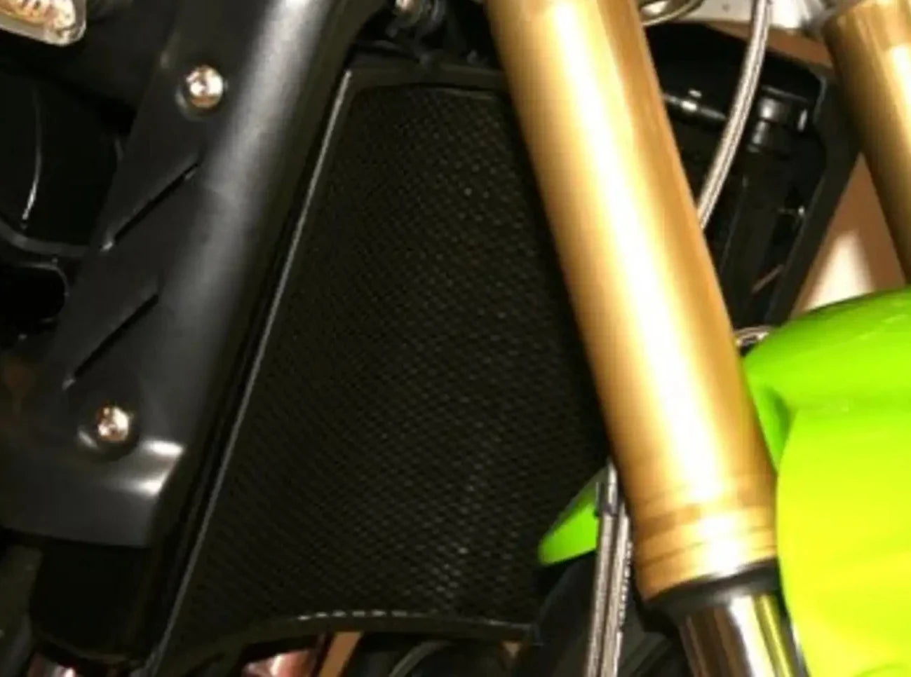 RAD0070 - R&G RACING Triumph Street Triple / R Radiator Guard