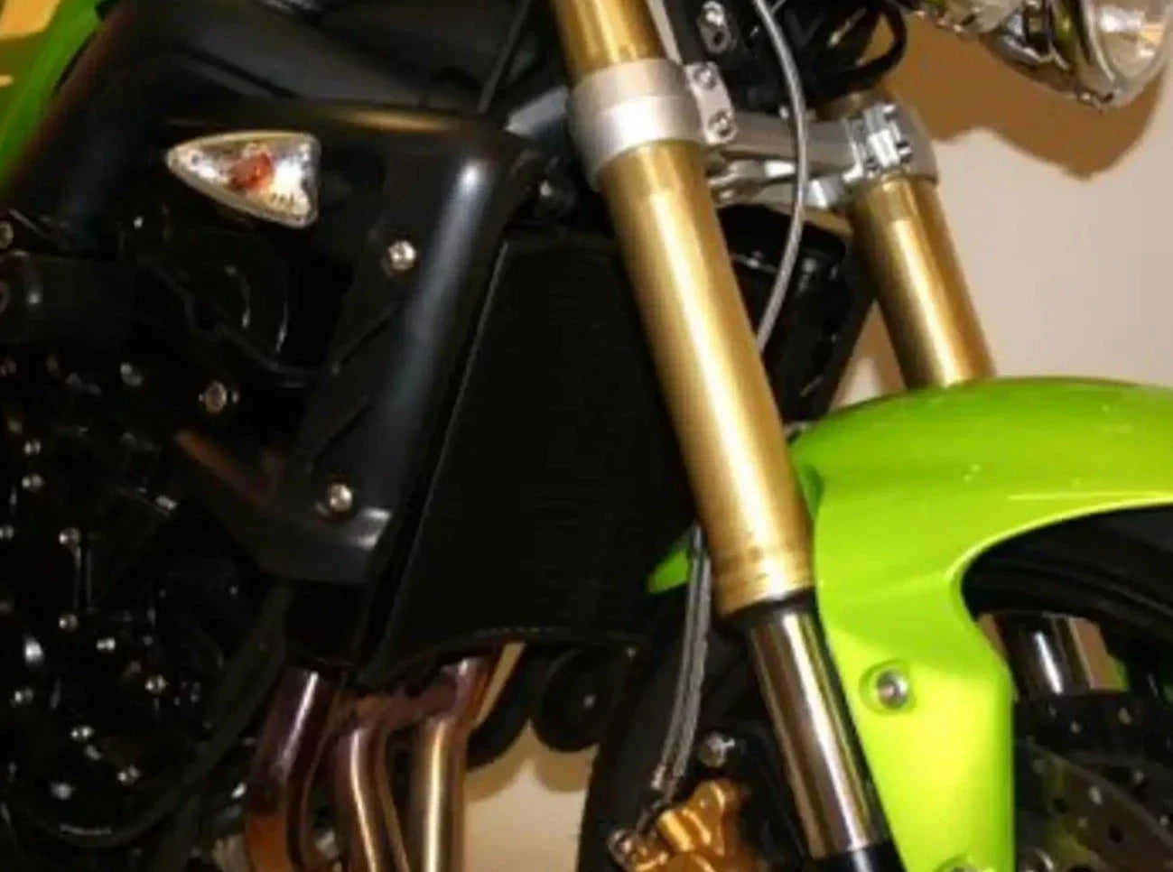RAD0070 - R&G RACING Triumph Street Triple / R Radiator Guard