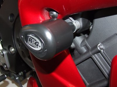 CP0225 - R&G RACING Yamaha FZ1-S Fazer (06/15) Frame Crash Protection Sliders "Aero"