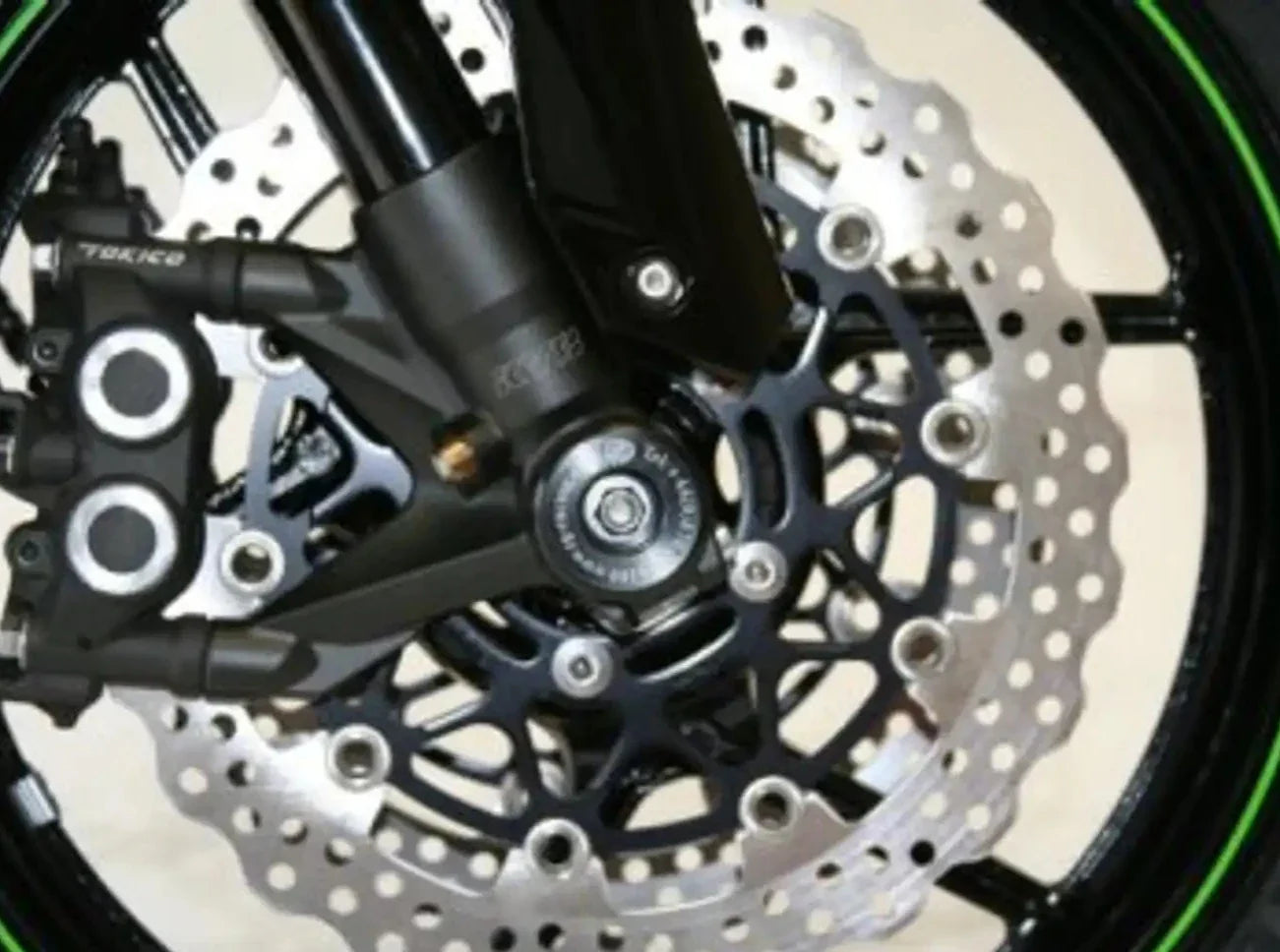 FP0081 - R&G RACING Kawasaki ZX-10R (08/15) Front Wheel Sliders