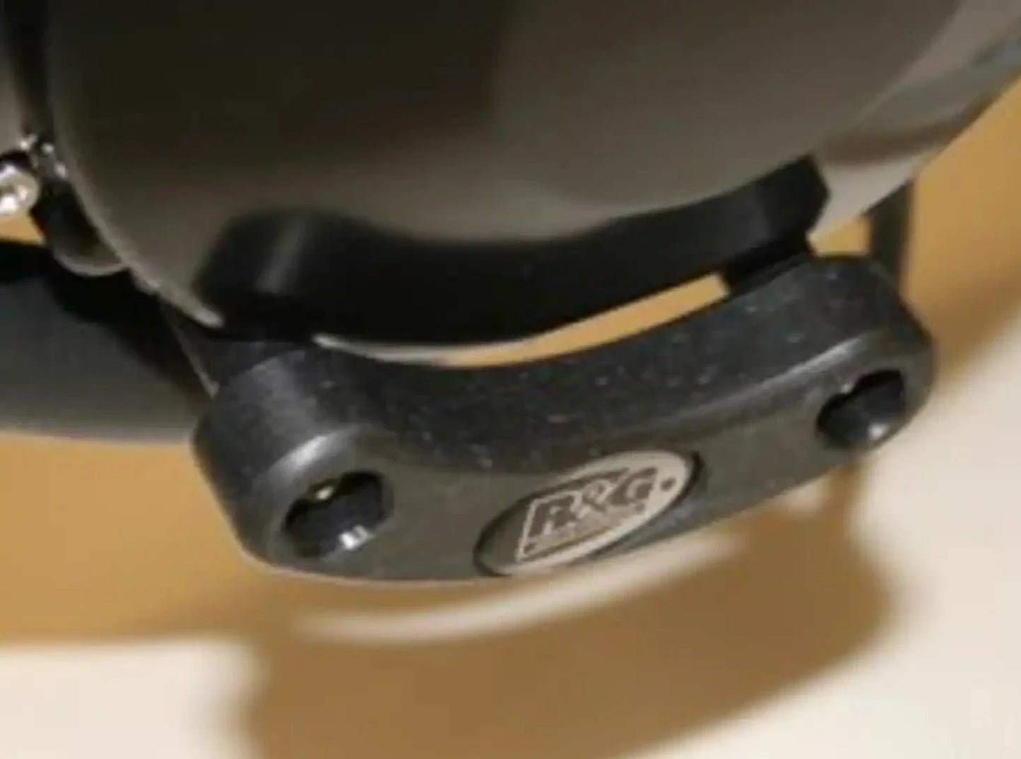 ECS0020 - R&G RACING Triumph Speed Triple / R Engine Case Slider (left)