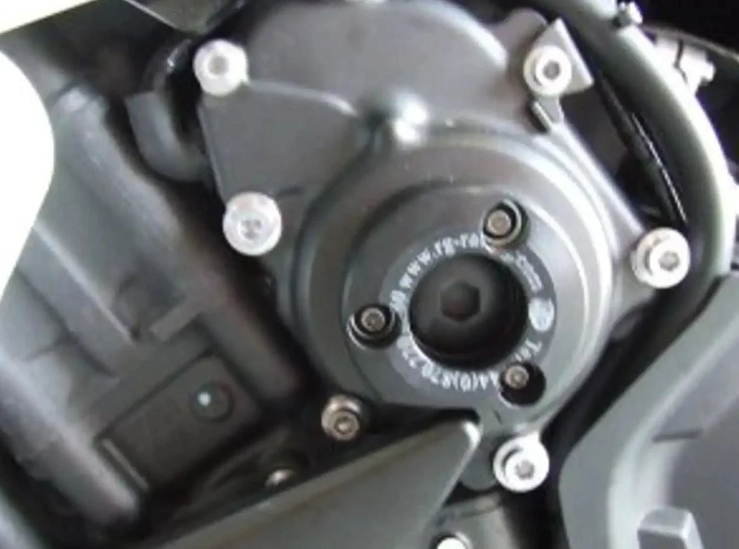 ECS0032 - R&G RACING Yamaha YZF-R1 (07/08) Engine Case Slider (left)