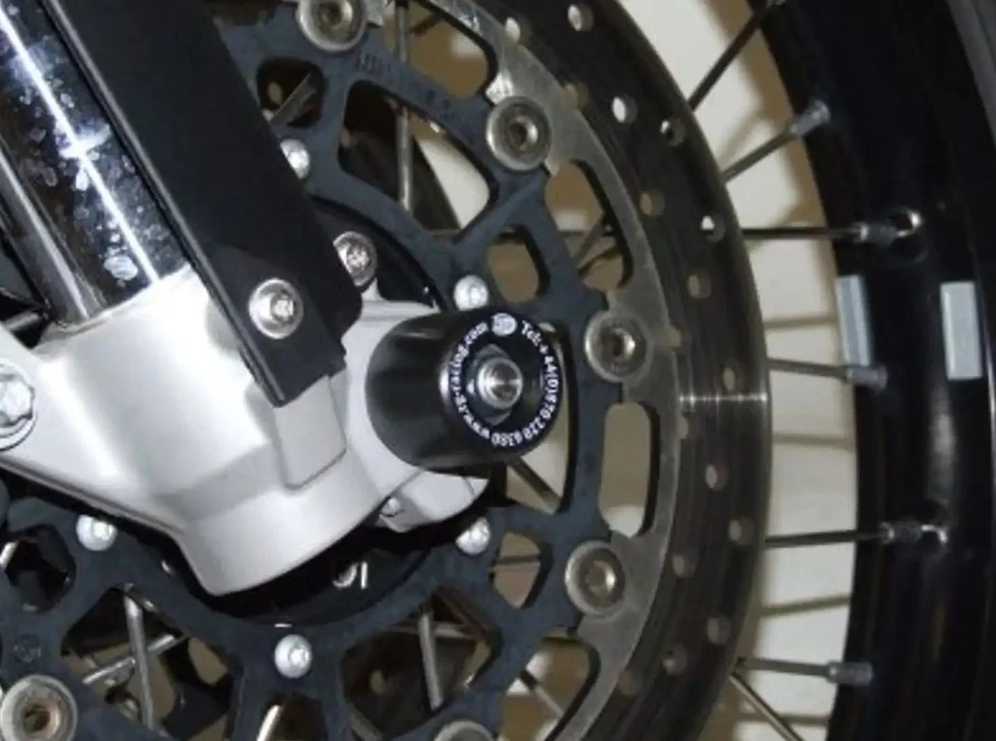 FP0089 - R&G RACING BMW F800GS (08/18) Front Wheel Sliders