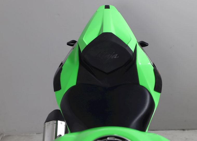 TLS0054 - R&G RACING Kawasaki ZX-25R (2020+) Carbon Tail Sliders