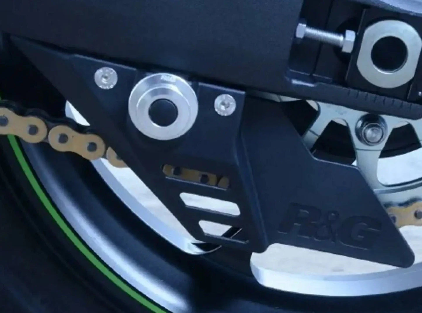 TG0018 - R&G RACING Kawasaki / Yamaha Toe Chain Guard