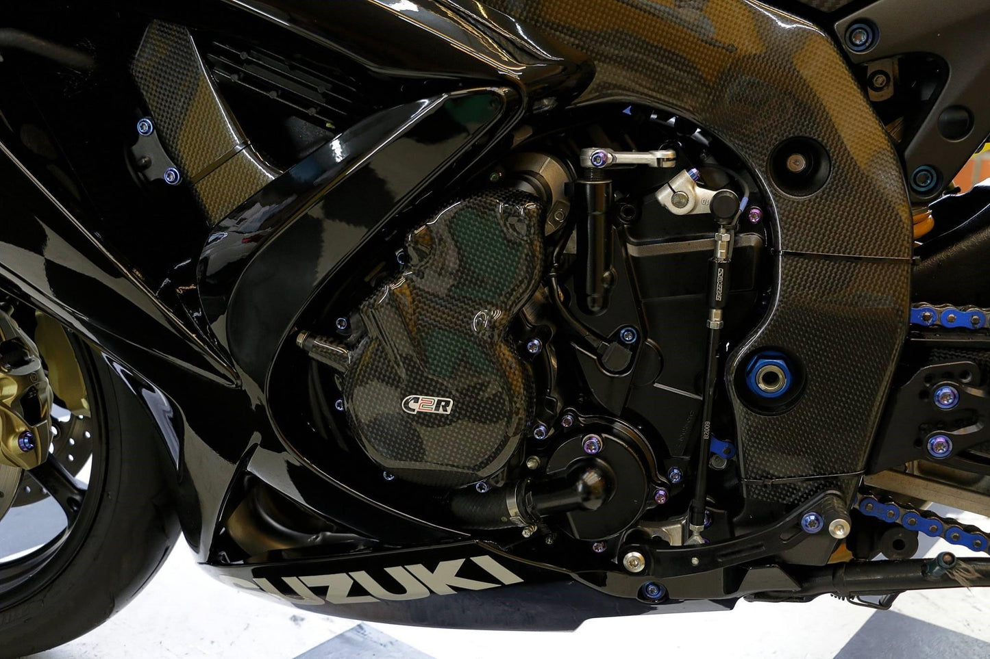 CARBON2RACE Suzuki GSX-R600/750 (06/10) Carbon Frame Covers