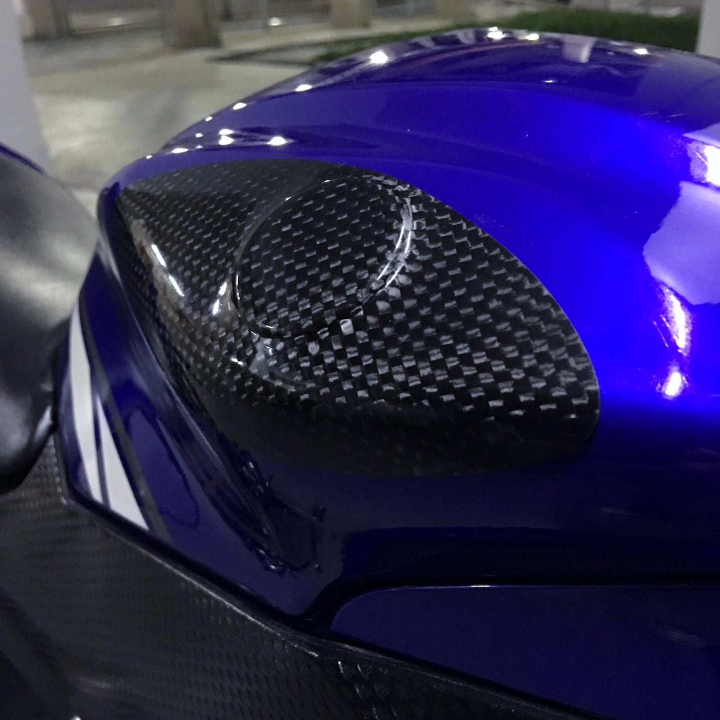 CARBON2RACE Yamaha YZF-R6 (08/16) Carbon Tank Sliders