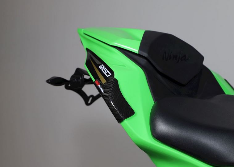 TLS0054 - R&G RACING Kawasaki ZX-25R (2020+) Carbon Tail Sliders