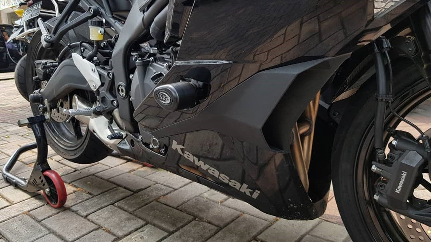 CP0504 - R&G RACING Kawasaki ZX-25R (2020+) Frame Crash Protection Sliders "Aero"