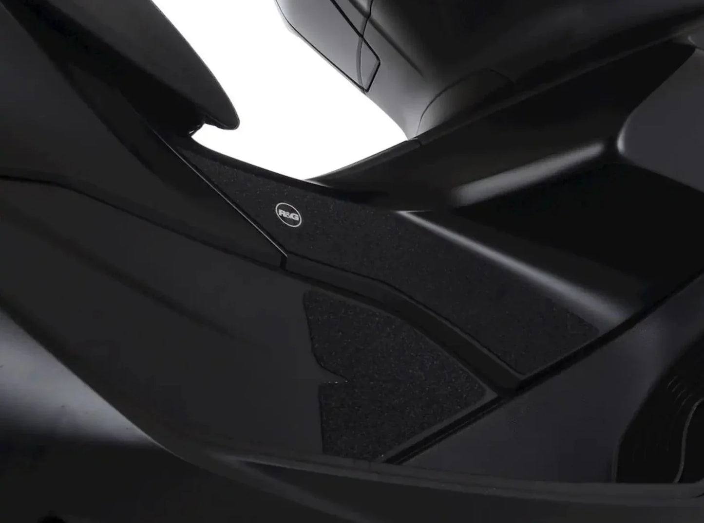 EZBG319 - R&G RACING Honda PCX 125 (2021+) Heel Guards Kit