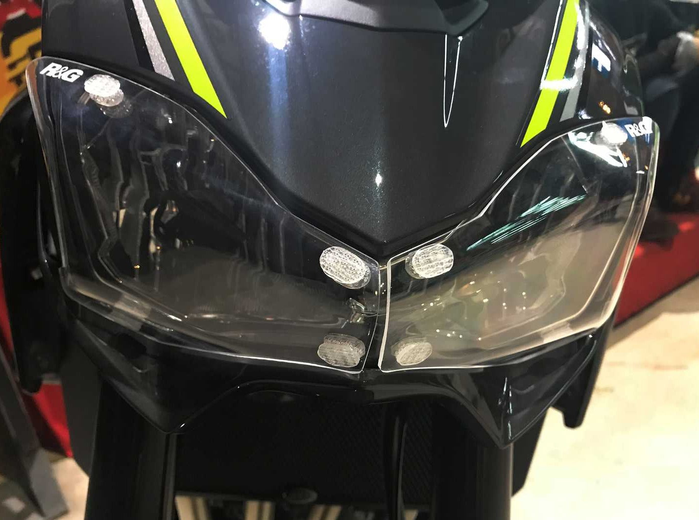 HLS0053 - R&G RACING Kawasaki Z900 (17/19) Headlight Guard