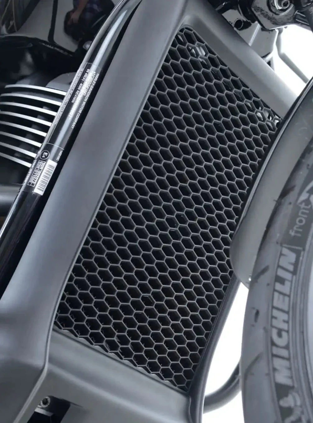 RAD0198 - R&G RACING Harley-Davidson Street 500 / 750 Radiator Guard