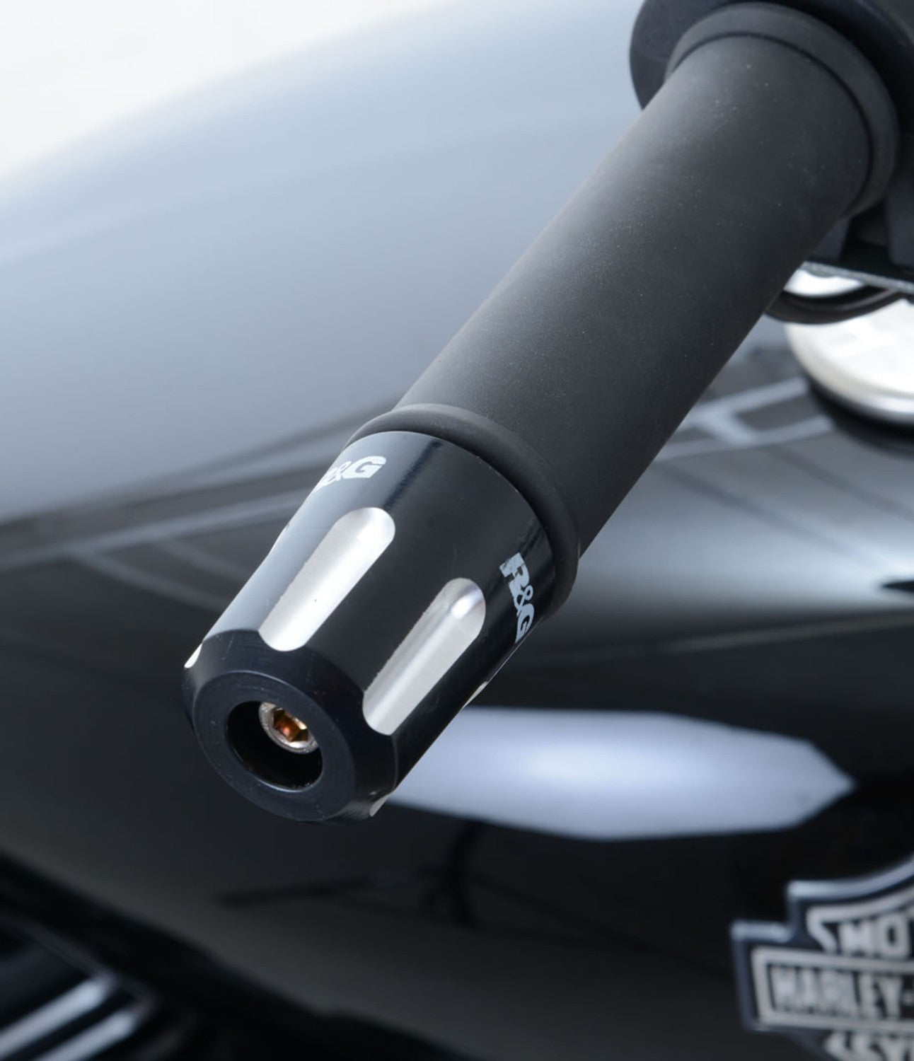 BE0100 - R&G RACING Harley Davidson Street 500/750 Handlebar End Sliders