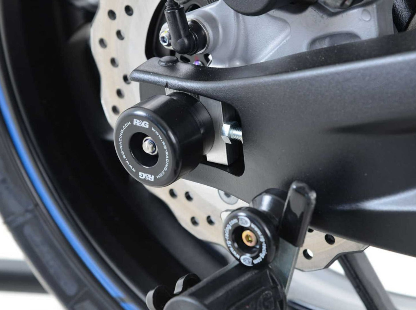 SP0072 - R&G RACING Yamaha Tracer 700 (16/20) Rear Wheel Sliders (swingarm)