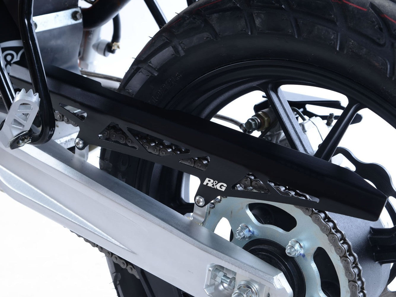 CG0013 - R&G RACING Sinnis Apache SMR 125 Chain Guard
