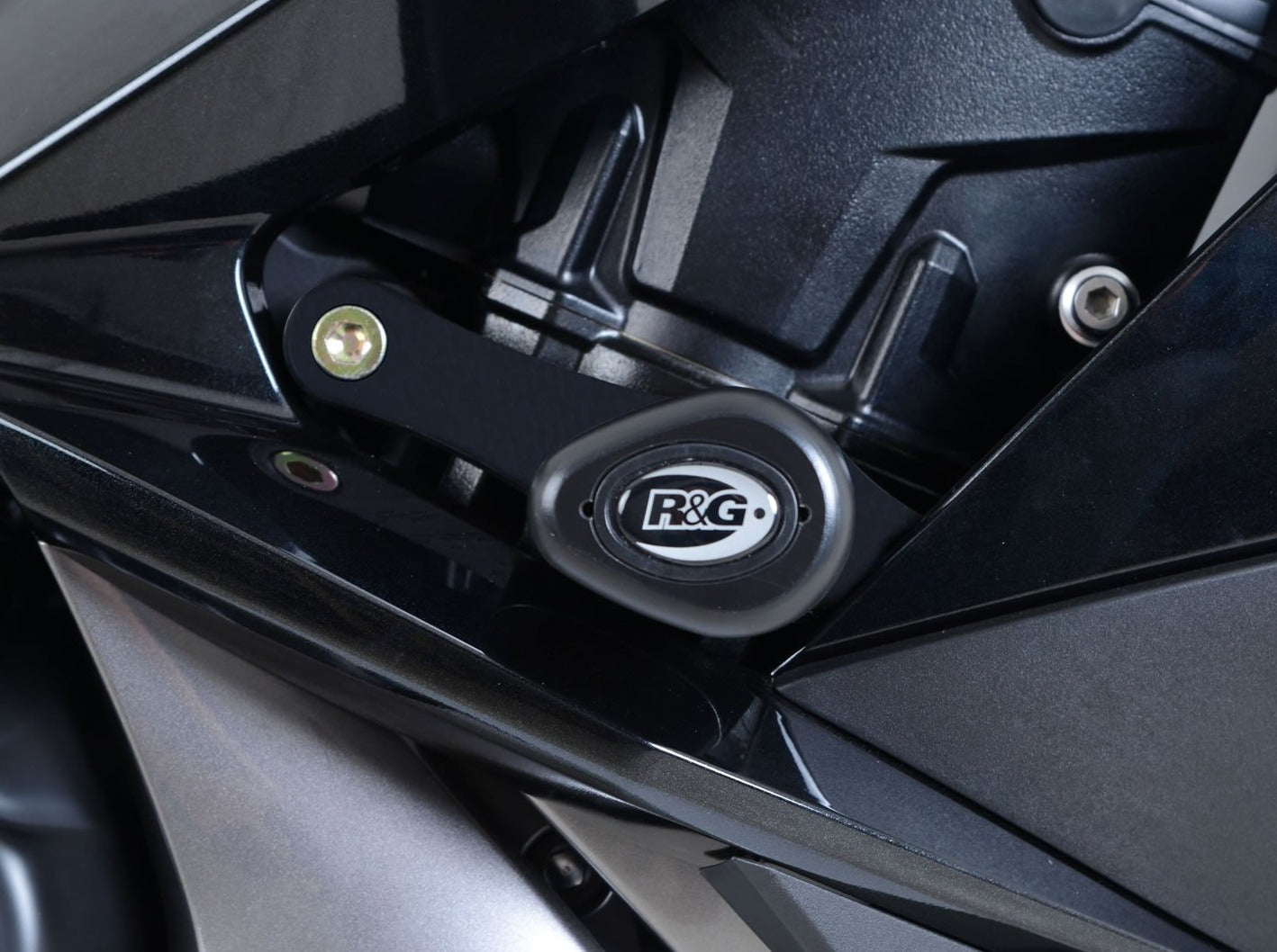 CP0417 - R&G RACING Kawasaki Ninja 1000 / Z1000SX Frame Crash Protection Sliders "Aero"