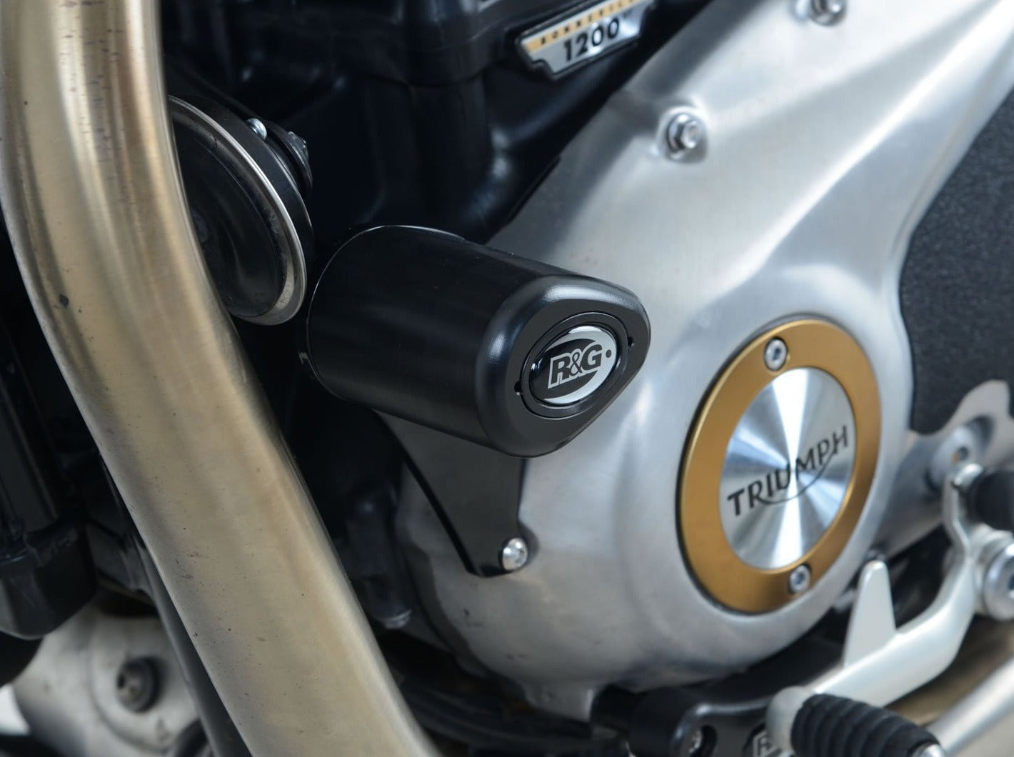 CP0436 - R&G RACING Triumph Bonneville Bobber (17/19) Frame Crash Protection Sliders "Aero"