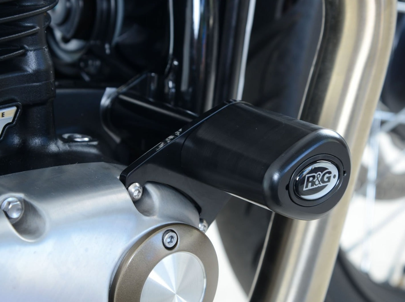 CP0436 - R&G RACING Triumph Bonneville Bobber (17/19) Frame Crash Protection Sliders "Aero"