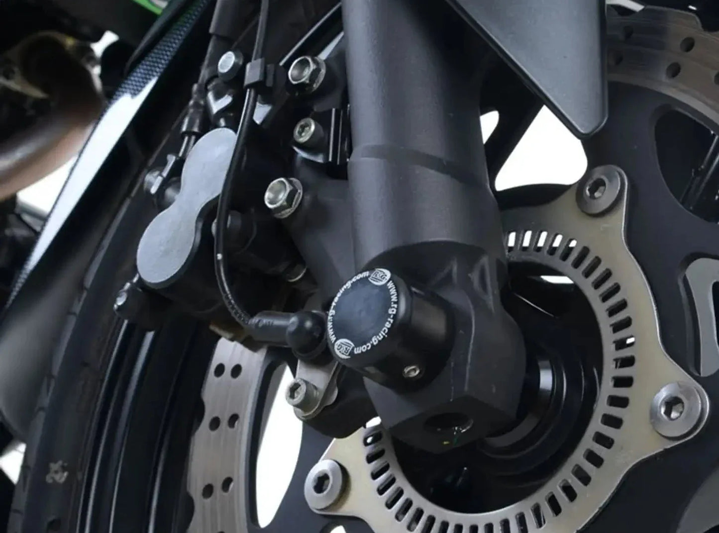 FP0128 - R&G RACING Kawasaki Ninja 300 / 250 / Z250 / 300 Front Wheel Sliders