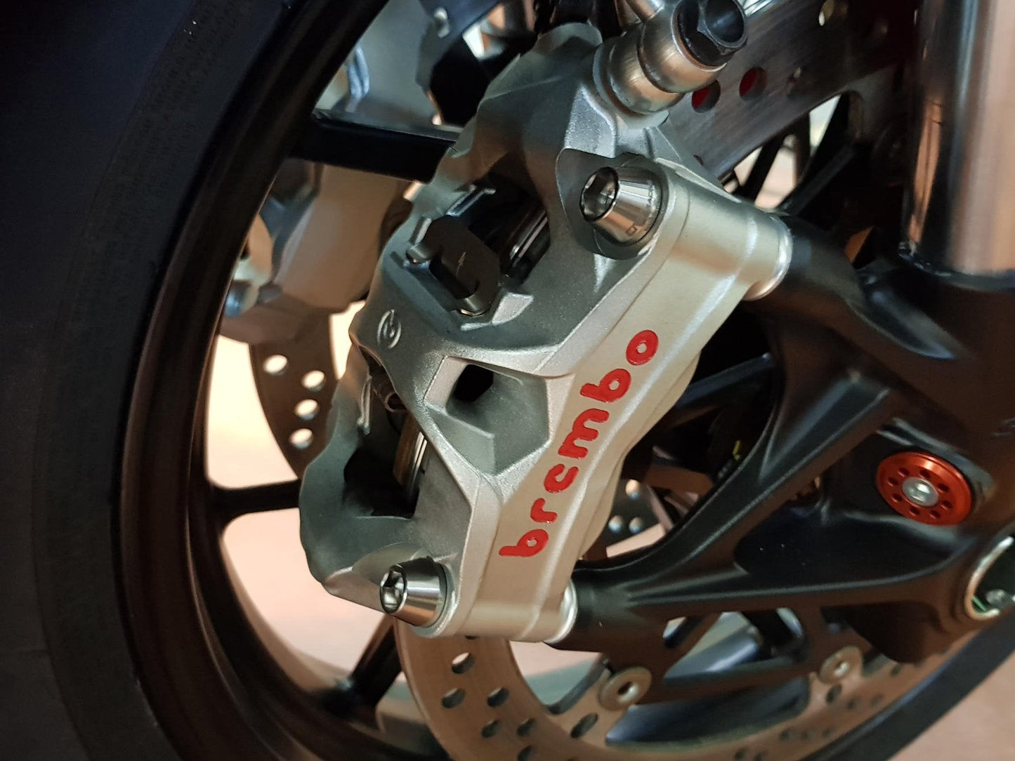 KV355X - CNC RACING Ducati / Aprilia / MV Agusta Titanium Front Brake Caliper Bolts (M 10x1,25x60)