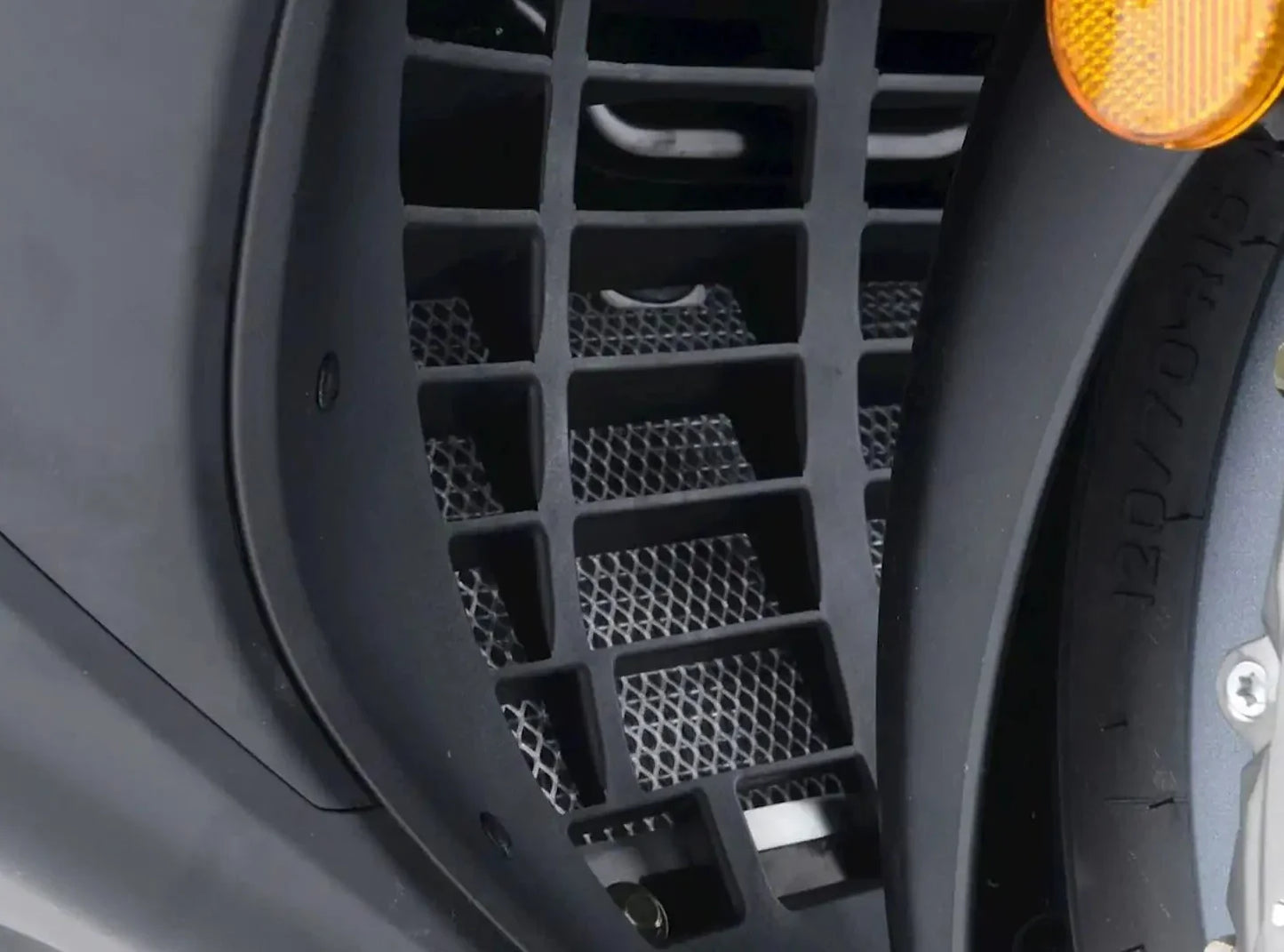 RAD0252 - R&G RACING Kymco AK 550 (18/19) Radiator Guard