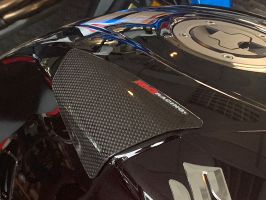 TS0039 - R&G RACING Suzuki GSX-R1000/1000R (2017+) Carbon Fuel Tank Protection Sliders