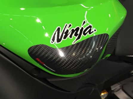 TS0016 - R&G RACING Kawasaki ZX-10R/ZX-6R Carbon Fuel Tank Protection Sliders