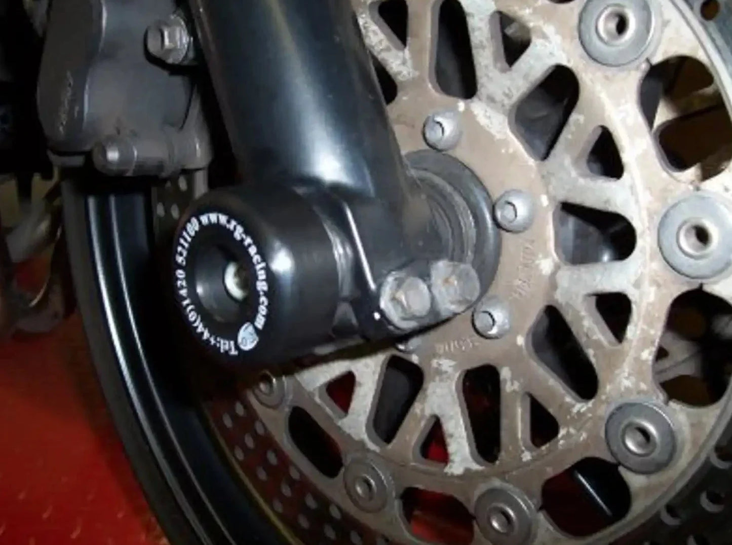 FP0039 - R&G RACING Honda CBR400 / RR Front Wheel Sliders