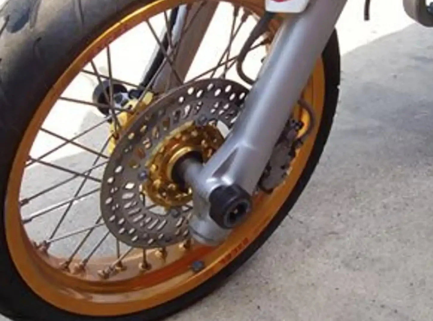 FP0035 - R&G RACING Honda XR650R Front Wheel Sliders