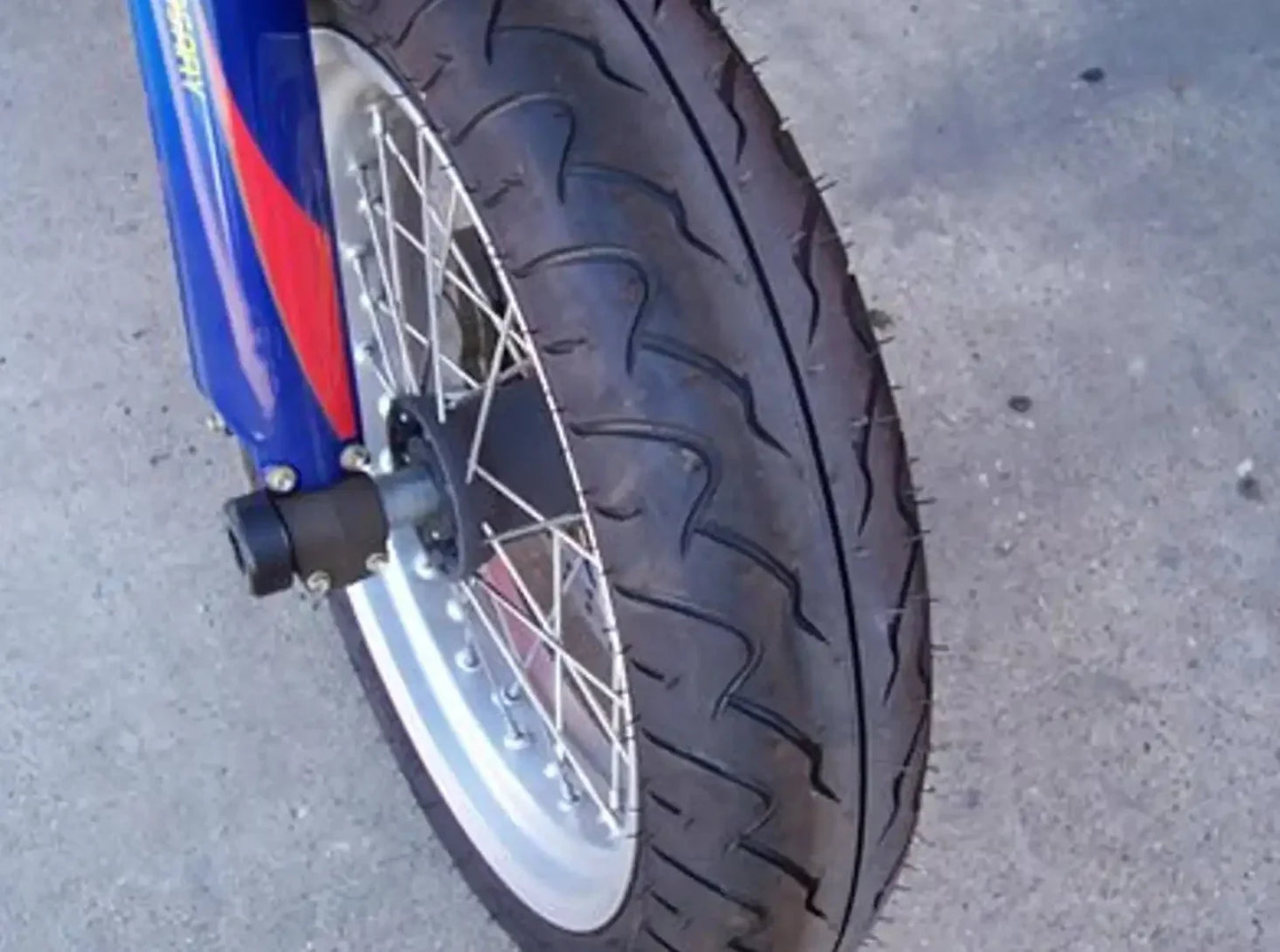 FP0038 - R&G RACING Husqvarna SM 610 / SMR 450 / 510 Front Wheel Sliders