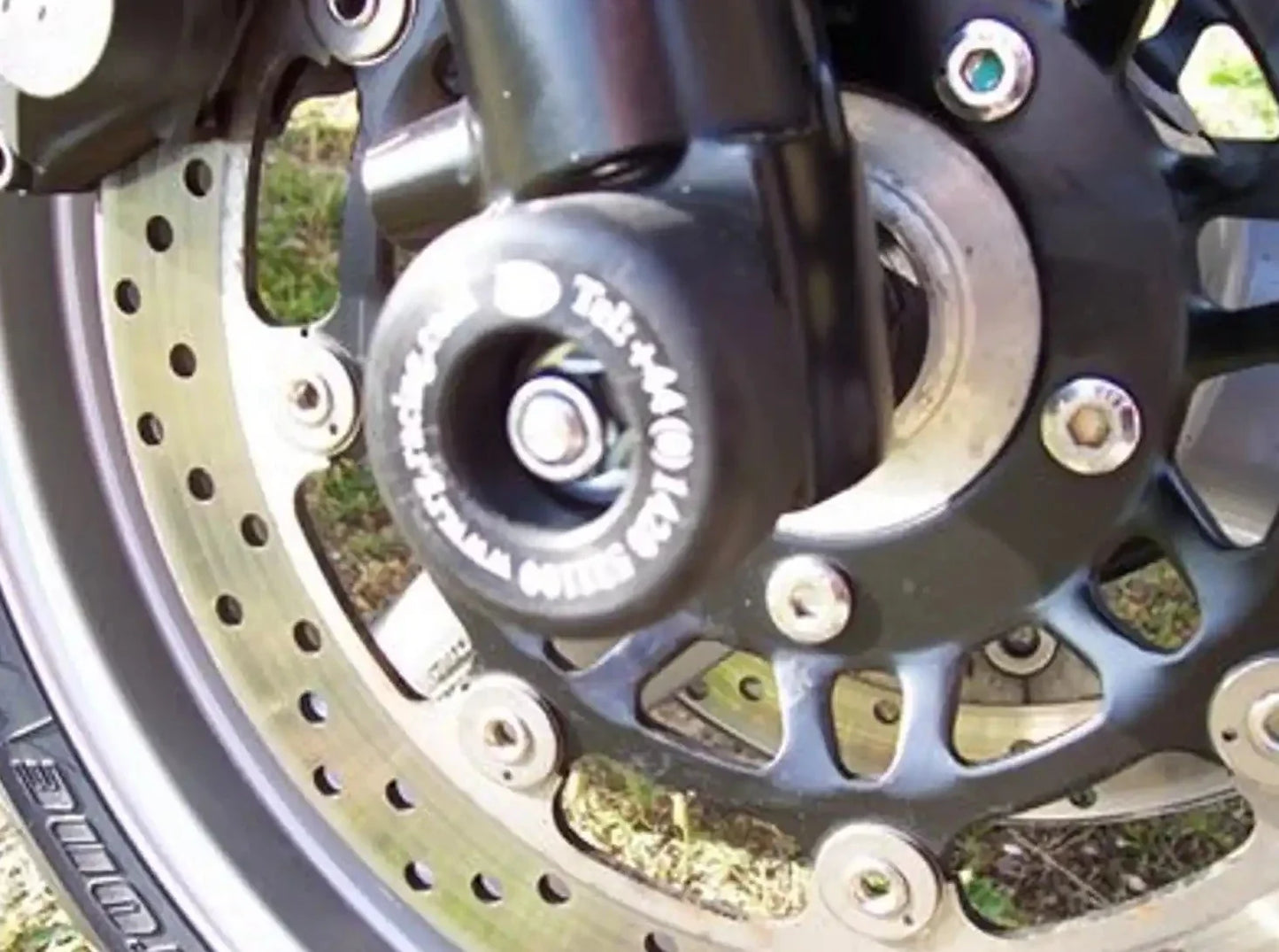 FP0013 - R&G RACING Triumph Daytona 600 / 650 / Speed Four Front Wheel Sliders