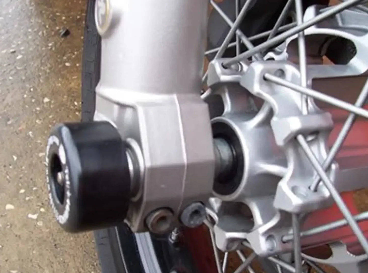 FP0031 - R&G RACING Yamaha XT660X / R / Z Tenere Front Wheel Sliders