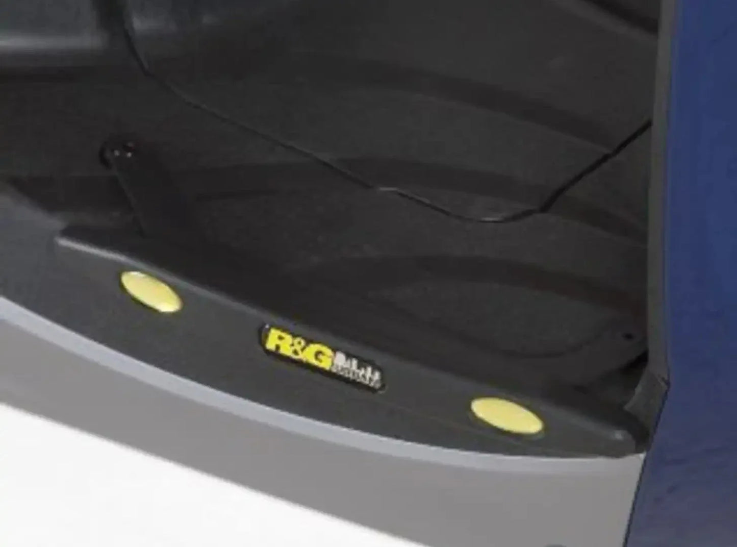 TP0015 - R&G RACING Honda SH300i (07/18) Footboard Sliders (racing)