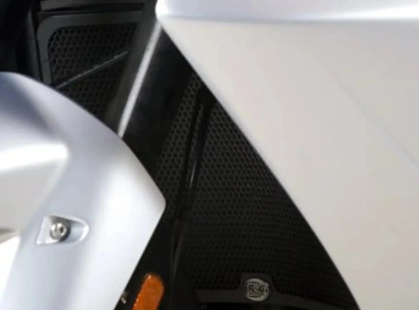 RAD0134 - R&G RACING Triumph Trophy 1200 (13/18) Radiator Guard