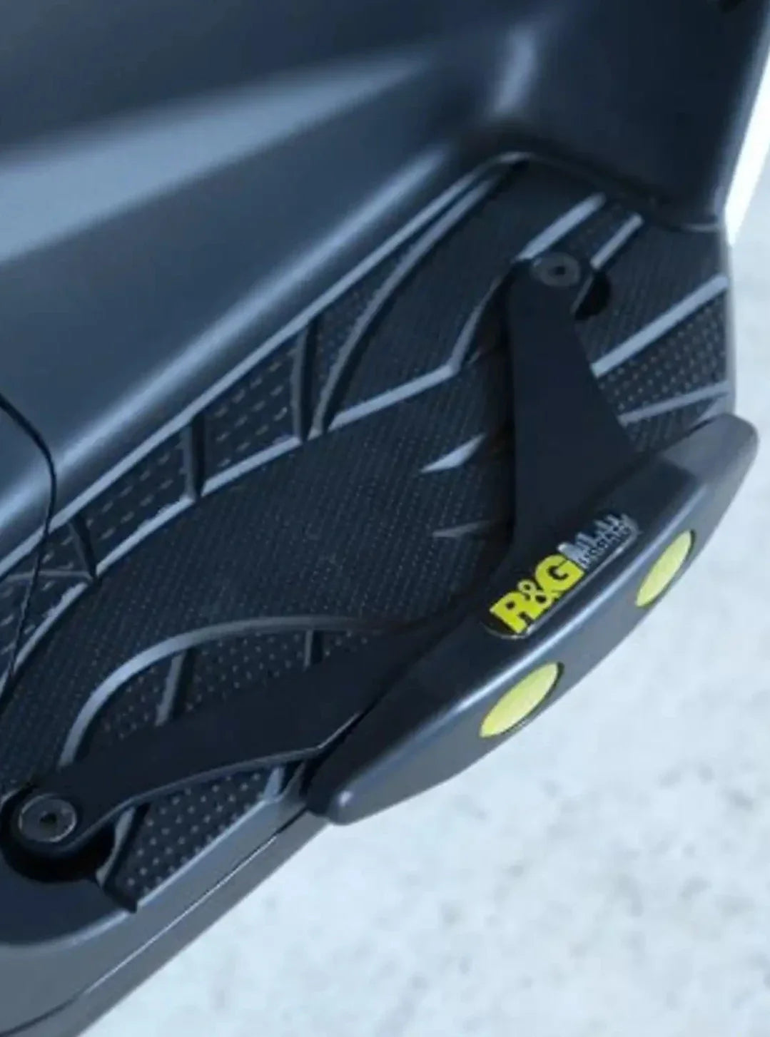 TP0017 - R&G RACING Honda NSC50R (13/17) Footboard Sliders (racing)