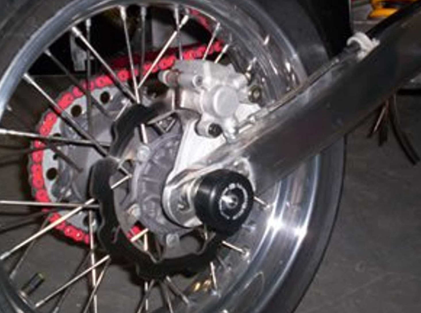 SP0005 - R&G RACING GasGas 125 / 250 / 450 Rear Wheel Sliders (swingarm)